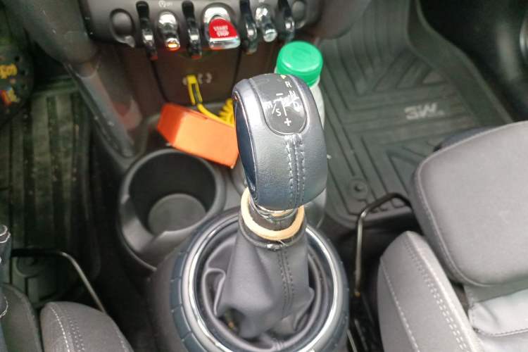 Used MINI 2016 1.5T COOPER Avant-Garde Gear Lever