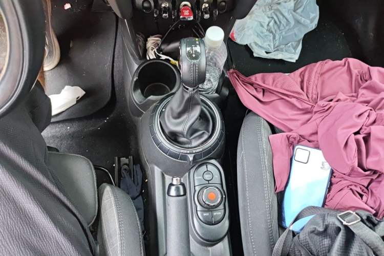 Used MINI 2016 1.5T COOPER Five-Door Edition Gear Lever