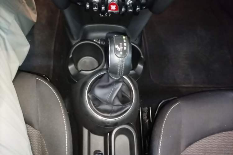 Used MINI 2016 1.2T ONE Pioneer Edition Gear Lever