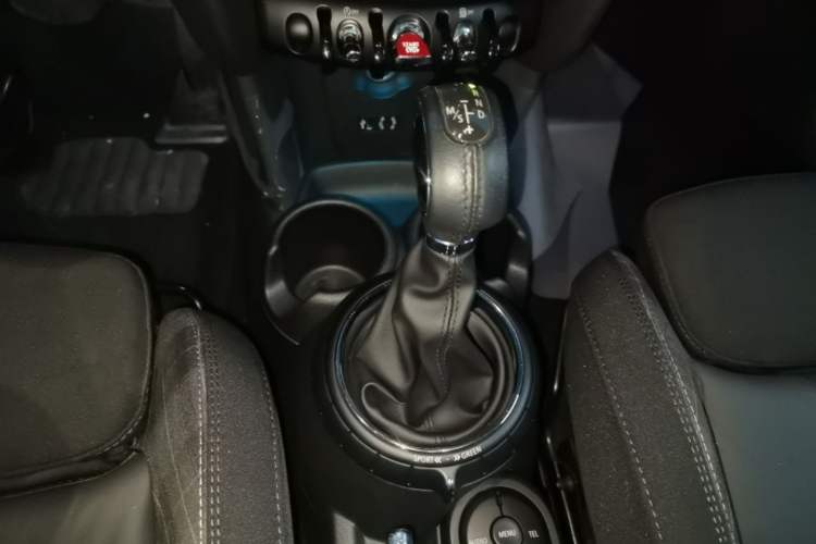 Used MINI 2016 1.5T COOPER Five-Door Edition Gear Lever