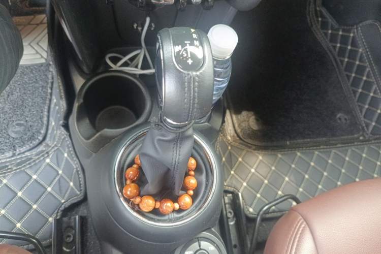 Used MINI 2016 1.2T ONE Pioneer Edition Gear Lever