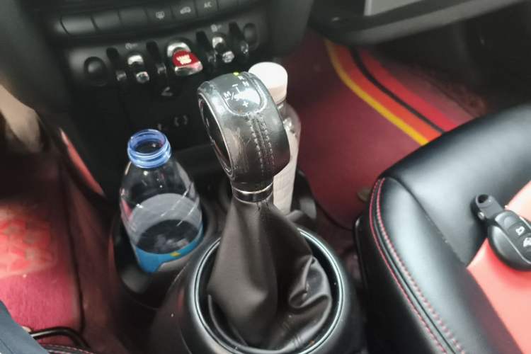 Used MINI 2016 1.2T ONE Five-Door Edition Gear Lever