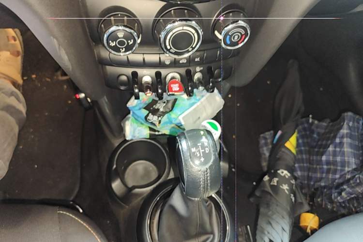 Used MINI 2016 1.2T ONE Five-Door Edition Gear Lever