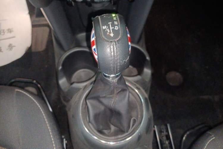Used MINI 2016 1.2T ONE Pioneer Edition Gear Lever