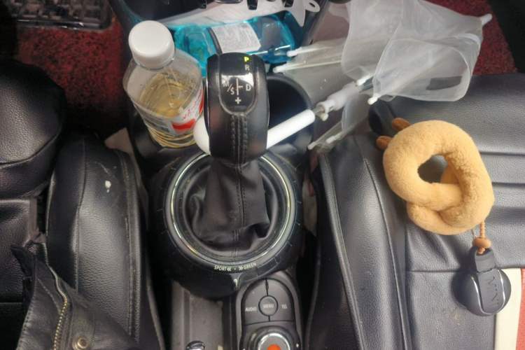 Used MINI 2016 1.5T COOPER Five-Door Edition Gear Lever