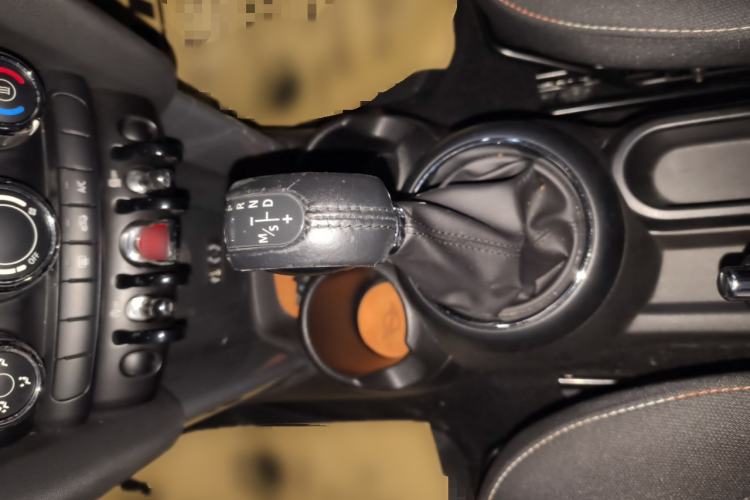 Used MINI 2016 1.2T ONE Pioneer Edition Gear Lever