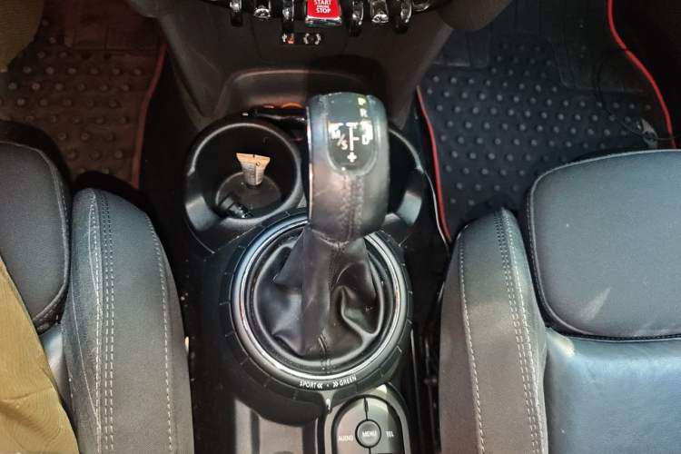 Used MINI 2016 1.5T COOPER Five-Door Edition Gear Lever