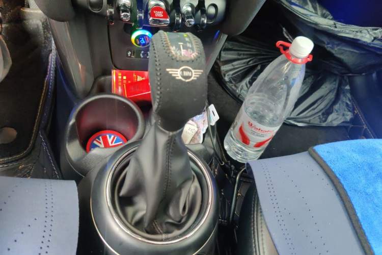 Used MINI 2016 1.2T ONE Pioneer Edition Gear Lever