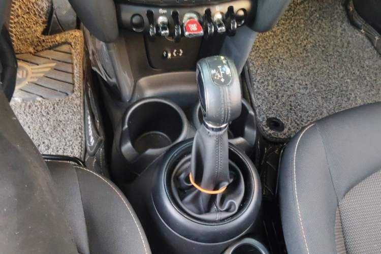 Used MINI 2016 1.2T ONE Five-Door Edition Gear Lever