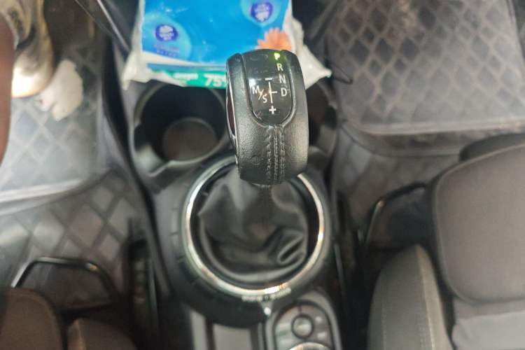 Used MINI 2016 1.5T COOPER Avant-Garde Gear Lever