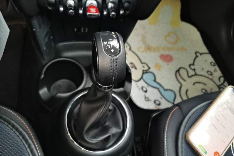 Used MINI 2016 1.2T ONE Pioneer Edition Five-Door Version Gear Lever