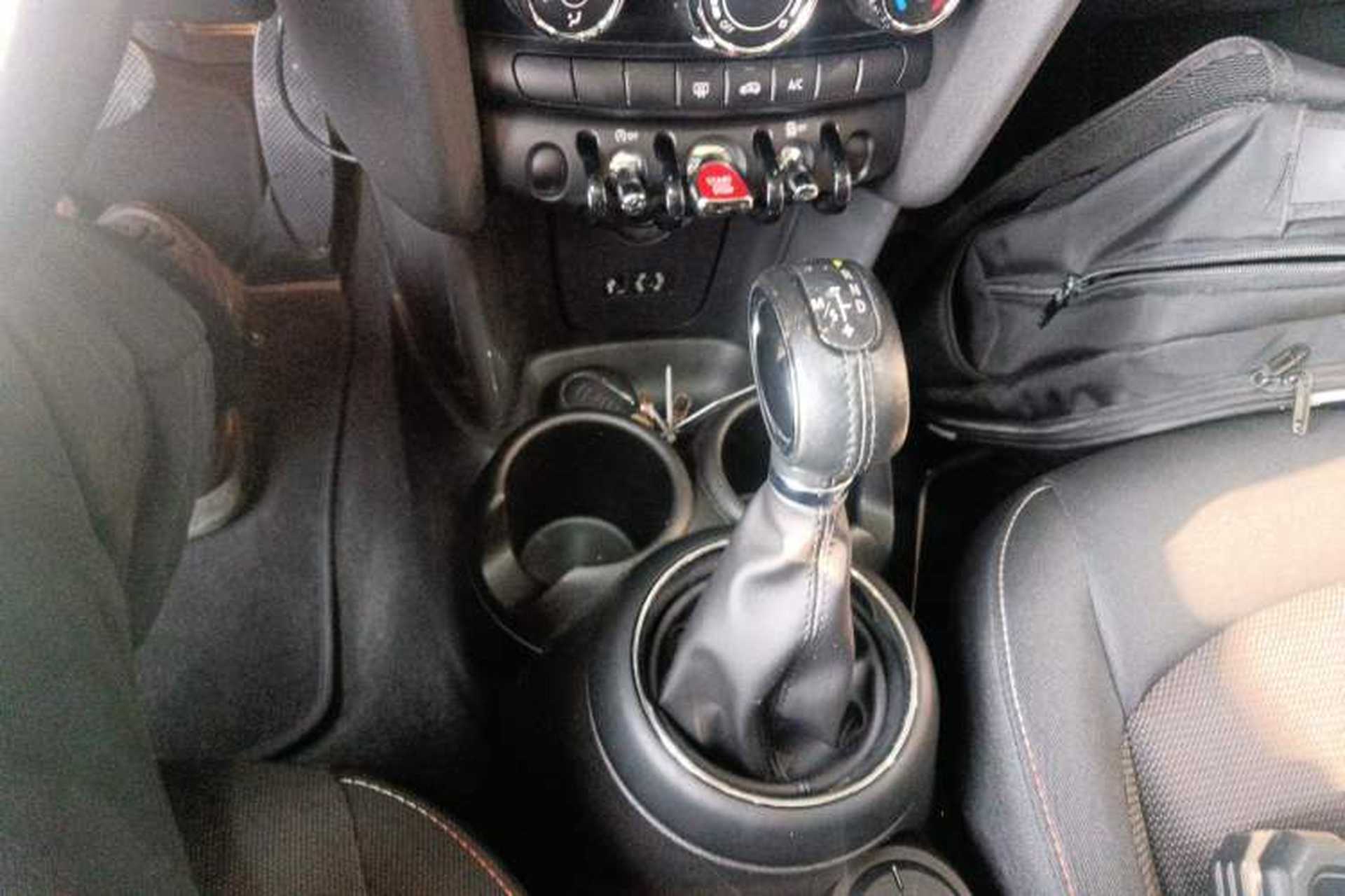 Used MINI 2016 1.2T ONE Pioneer Edition Gear Lever