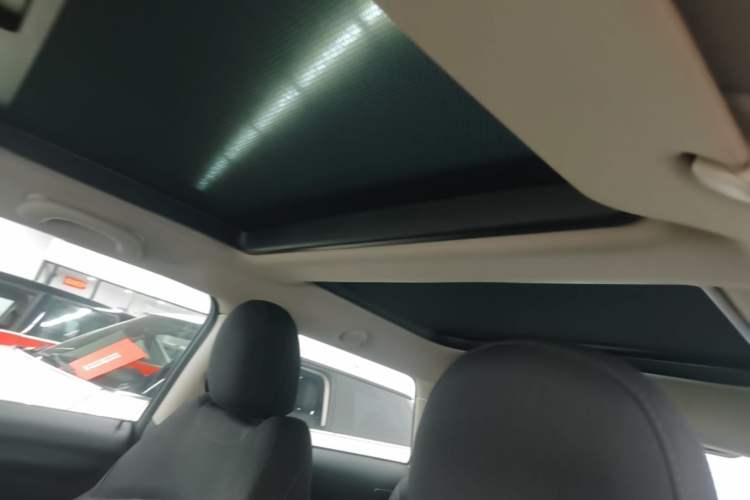 Used MINI 2016 1.5T COOPER Avant-Garde Headliner