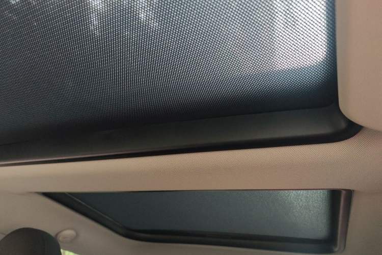 Used MINI 2016 1.5T COOPER Avant-Garde Headliner