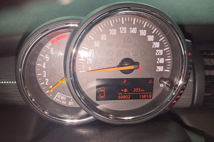 Used MINI 2016 1.5T COOPER Five-Door Edition Instrument Cluster