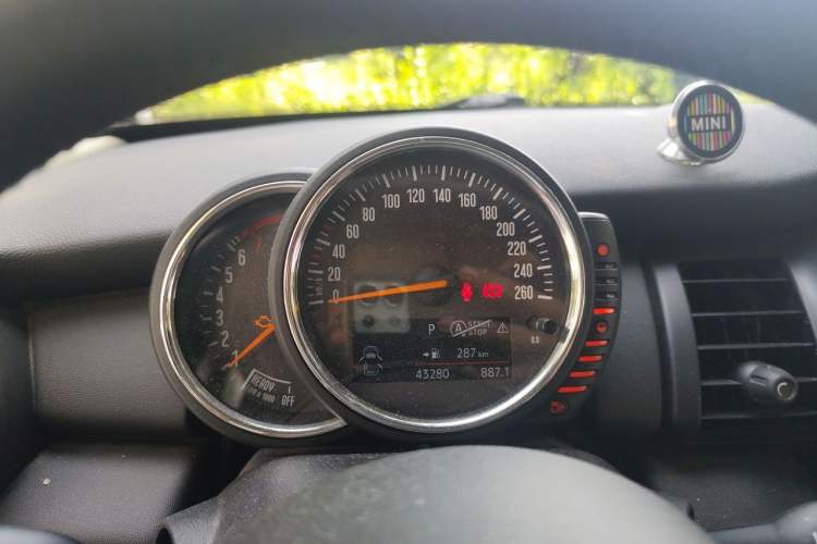 Used MINI 2016 1.2T ONE Pioneer Edition Five-Door Version Instrument Cluster