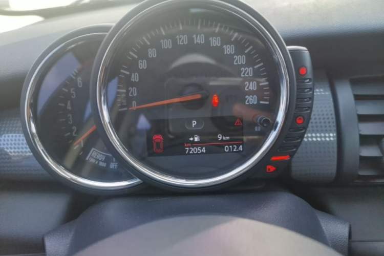 Used MINI 2016 1.5T COOPER Five-Door Edition Instrument Cluster