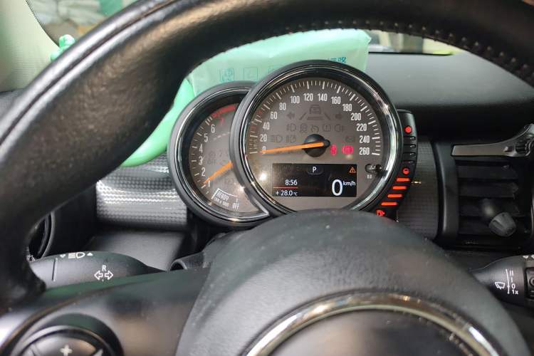 Used MINI 2016 1.5T COOPER Five-Door Edition Instrument Cluster