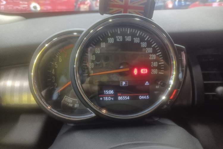 Used MINI 2016 1.5T COOPER Performance Edition 5-door version Instrument Cluster