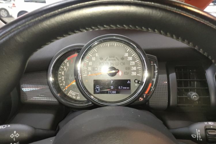 Used MINI 2016 1.5T COOPER Five-Door Edition Instrument Cluster