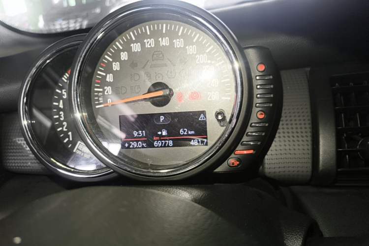 Used MINI 2016 1.5T COOPER Five-Door Edition Instrument Cluster