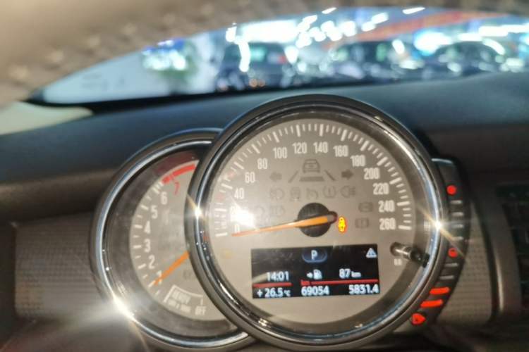 Used MINI 2016 1.5T COOPER Five-Door Edition Instrument Cluster