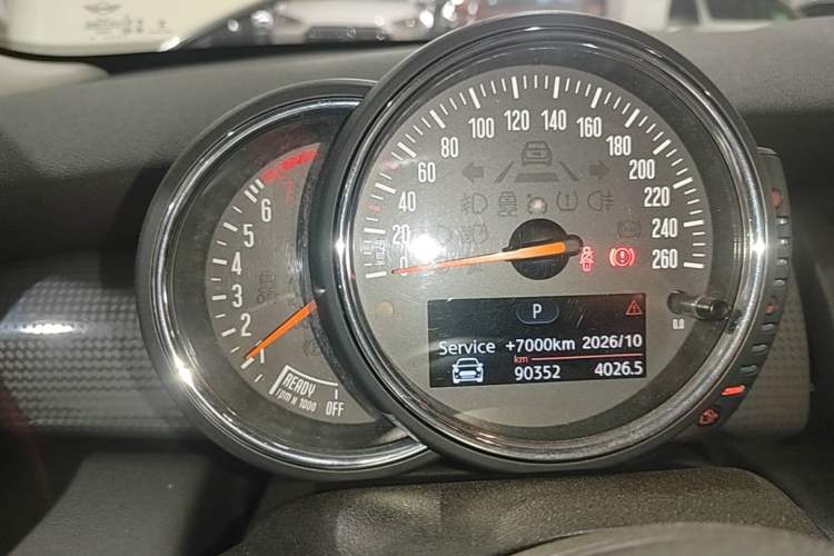 Used MINI 2016 1.5T COOPER Five-Door Edition Instrument Cluster