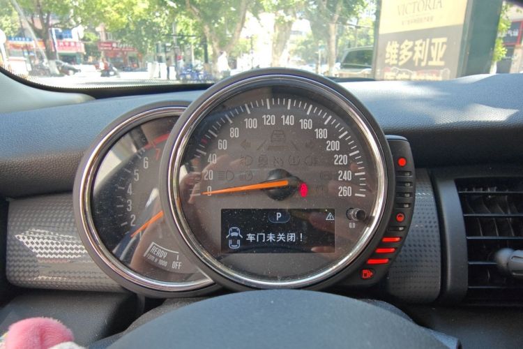 Used MINI 2016 1.5T COOPER Pioneer Edition Five-Door Model Instrument Cluster