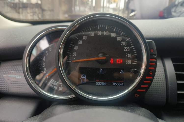 Used MINI 2016 1.5T COOPER Five-Door Edition Instrument Cluster