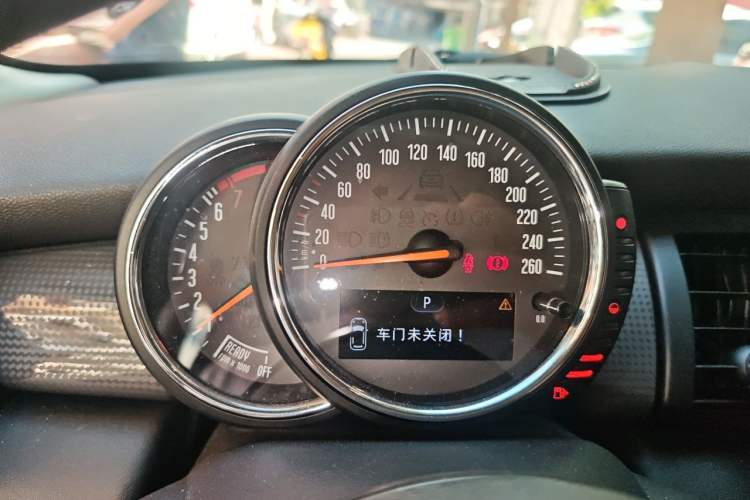 Used MINI 2016 1.5T COOPER Five-Door Edition Instrument Cluster