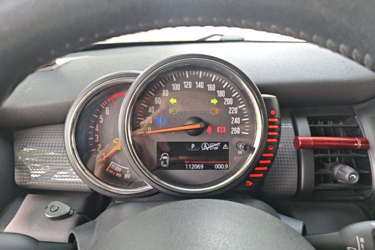 Used MINI 2016 1.5T COOPER Five-Door Edition Instrument Cluster