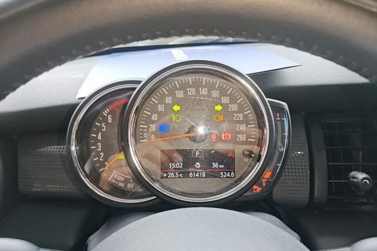 Used MINI 2016 1.5T COOPER Pioneer Edition Five-Door Model Instrument Cluster