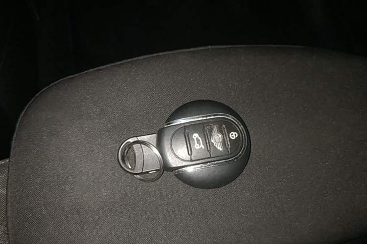 Used MINI 2016 1.5T COOPER Interior 1