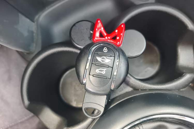 Used MINI 2016 1.2T ONE Pioneer Edition Interior 1