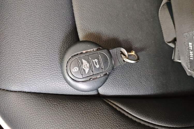 Used MINI 2016 1.2T ONE Pioneer Edition Interior 1