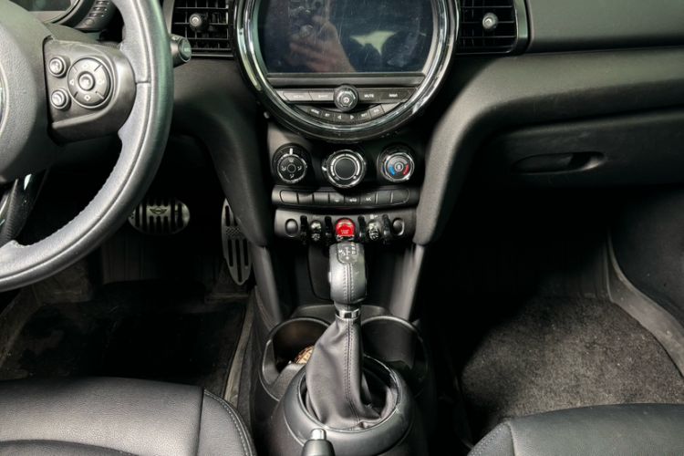 Used MINI 2016 1.2T ONE Pioneer Edition Interior 10