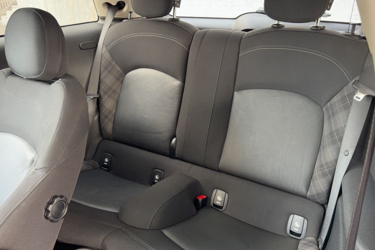 Used MINI 2016 1.5T COOPER Interior 2