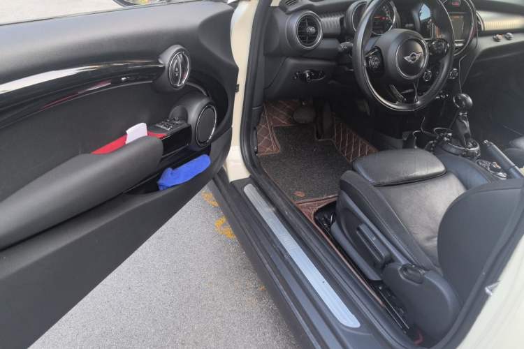 Used MINI 2016 1.5T COOPER Performance Edition Interior 3