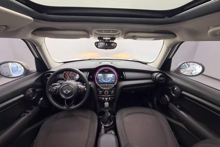 Used MINI 2016 1.2T ONE Five-Door Edition Interior 3