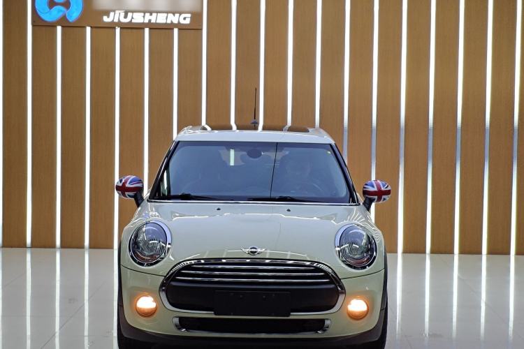 Used MINI 2016 1.5T COOPER Five-Door Edition Interior 4