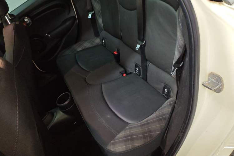 Used MINI 2016 1.5T COOPER Five-Door Edition Interior 4