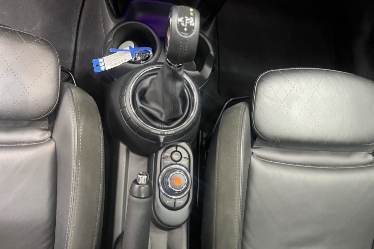 Used MINI 2016 1.5T COOPER Performance Edition Interior 4