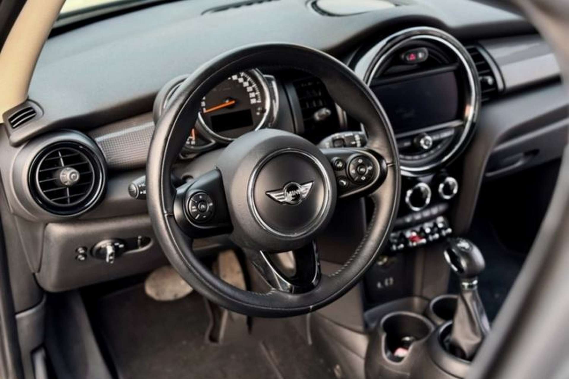 Used MINI 2016 1.5T COOPER Avant-Garde Interior 5