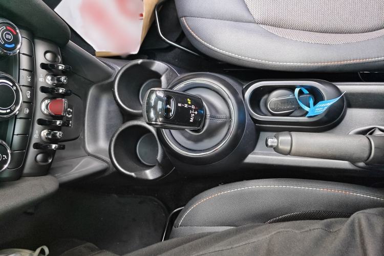 Used MINI 2016 1.5T COOPER Five-Door Edition Interior 5
