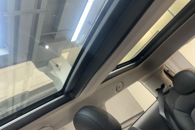 Used MINI 2016 1.5T COOPER Performance Edition Interior 6