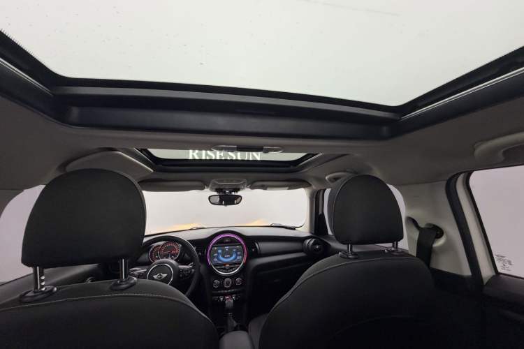Used MINI 2016 1.2T ONE Five-Door Edition Interior 7