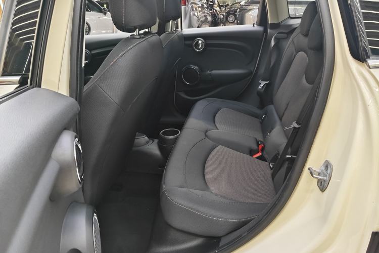 Used MINI 2016 1.5T COOPER Five-Door Edition Interior 7