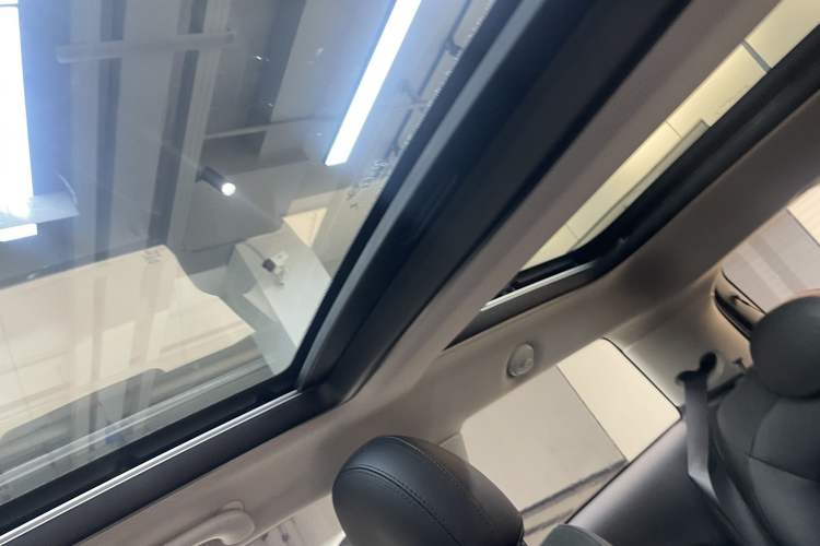 Used MINI 2016 1.5T COOPER Performance Edition Interior 7