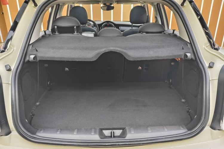 Used MINI 2016 1.5T COOPER Five-Door Edition Interior 8