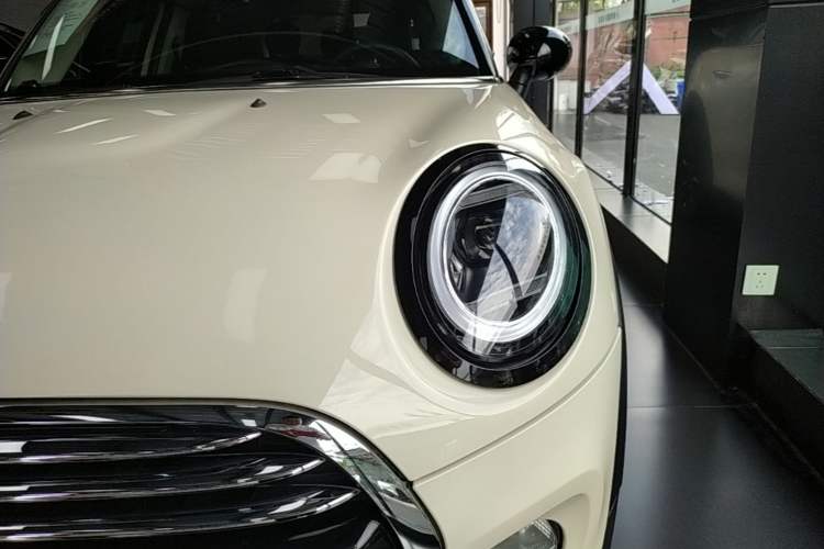 Used MINI 2016 1.5T COOPER Five-Door Edition Left Front Headlight